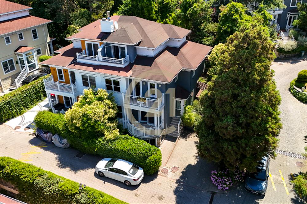 Kemerburgaz Çeşmeler Vadisi Satılık 5+2 Villa 