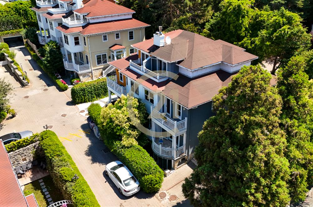 Kemerburgaz Çeşmeler Vadisi Satılık 5+2 Villa 