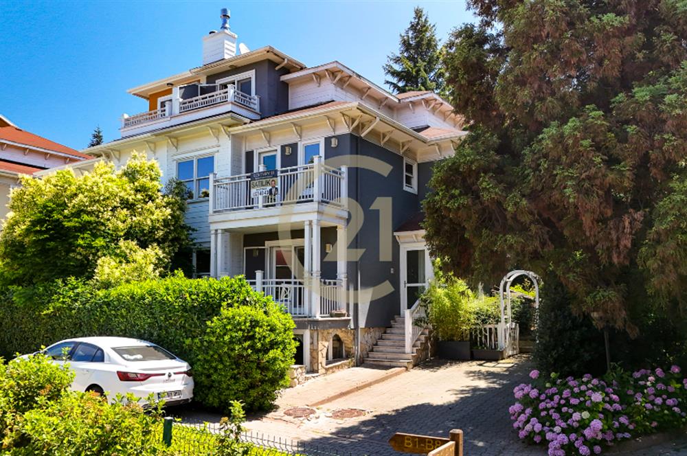 Kemerburgaz Çeşmeler Vadisi Satılık 5+2 Villa 