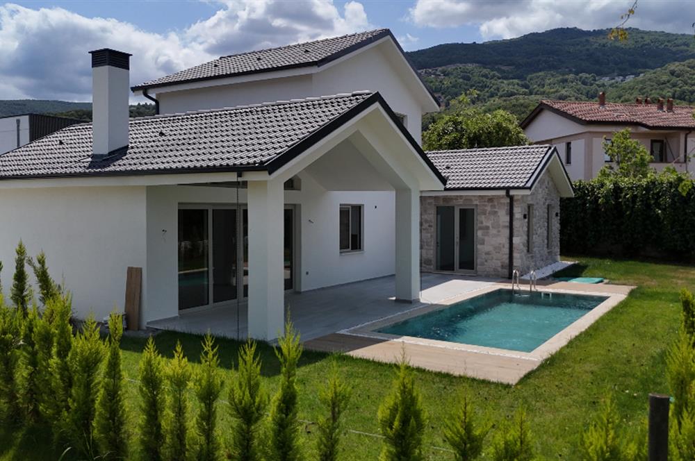 SAPANCA YANIK TRIO EVLERİ ULTRA LÜKS HAVUZLU 3+1 VİLLA