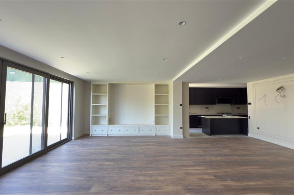 Uskumruköy de Yeni Projede Taşınmaya Hazır Sıfır Tripleks Villa