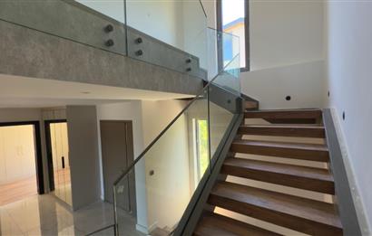 Uskumruköy de Yeni Projede Taşınmaya Hazır Sıfır Tripleks Villa