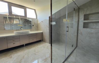 Uskumruköy de Yeni Projede Taşınmaya Hazır Sıfır Tripleks Villa