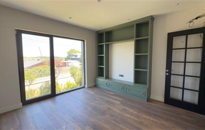 Uskumruköy de Yeni Projede Taşınmaya Hazır Sıfır Tripleks Villa