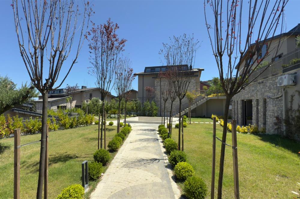 Uskumruköy de Yeni Projede Taşınmaya Hazır Sıfır Tripleks Villa