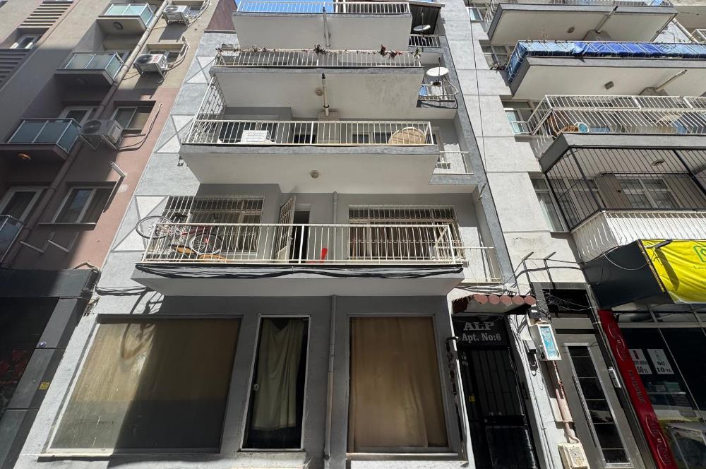 Bornova Küçük Park'ta Eşyalı Kiralık 3+1 Daire