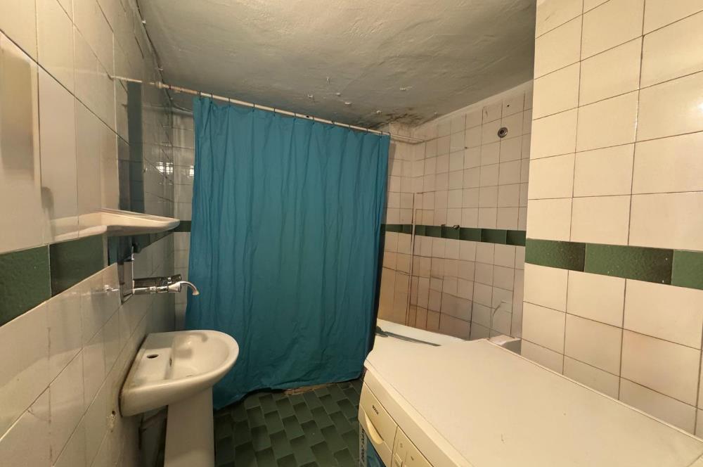 Bornova Küçük Park'ta Eşyalı Kiralık 3+1 Daire