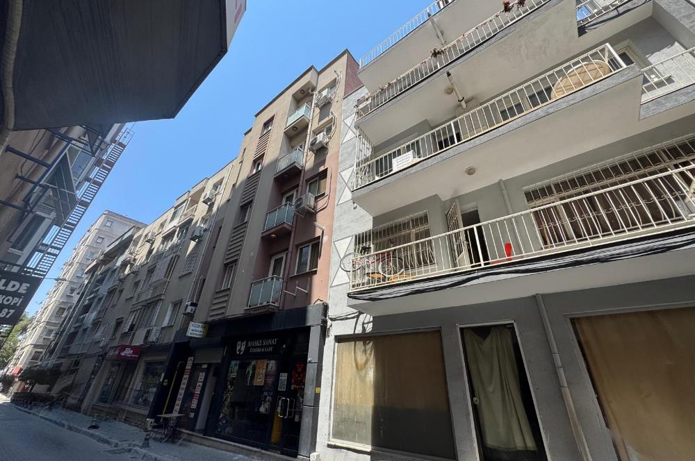 Bornova Küçük Park'ta Eşyalı Kiralık 3+1 Daire