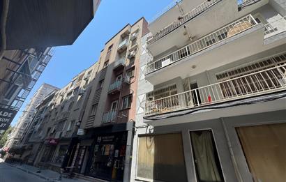 Bornova Küçük Park'ta Eşyalı Kiralık 3+1 Daire