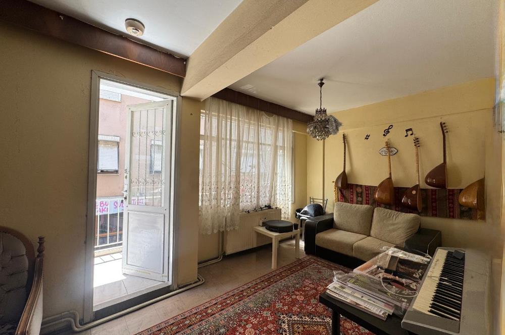 Bornova Küçük Park'ta Eşyalı Kiralık 3+1 Daire