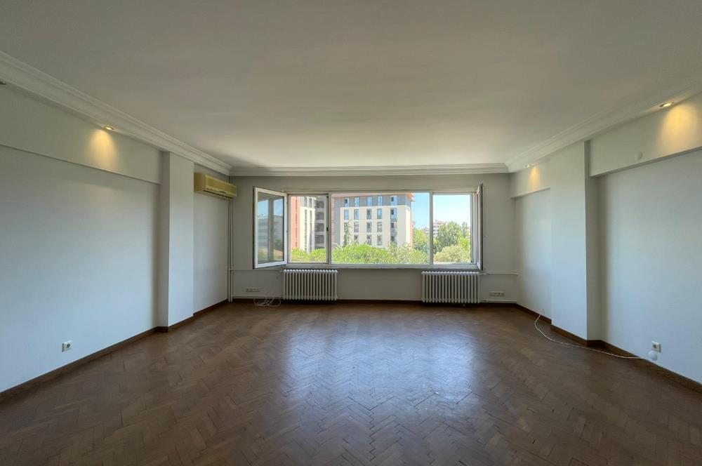 Rumelihisarı Satılık 3+1 Daire Boğaz Manzara Boğaziçi Üni. Yanı