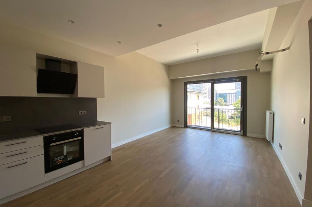 Kağıthane Merkezde SebaCasa Sitesinde Satılık 2+1 Daire