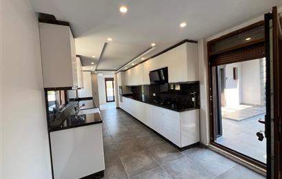 Uskumruköyde Özel Dekorasyonlu 4+2 Satılık Villa