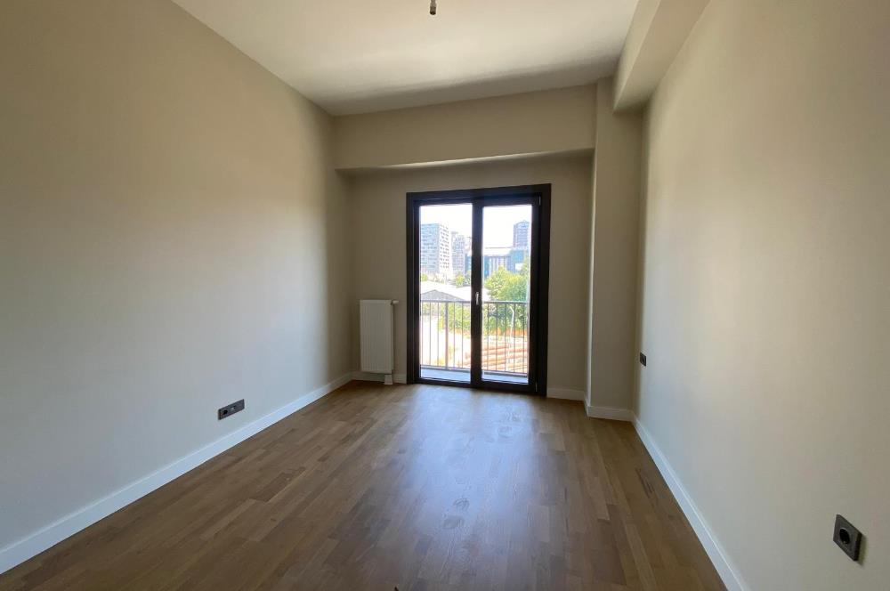 Kağıthane Merkezde SebaCasa Sitesinde Satılık 2+1 Daire