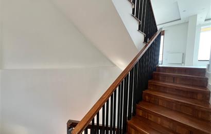 Uskumruköyde Özel Dekorasyonlu 4+2 Satılık Villa