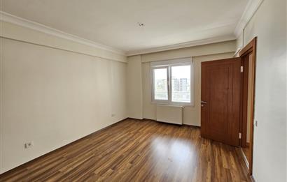 ÇAM KOZA COURT SİTESİ GENİŞ BALKONLU 1+1 KİRALIK DAİRE