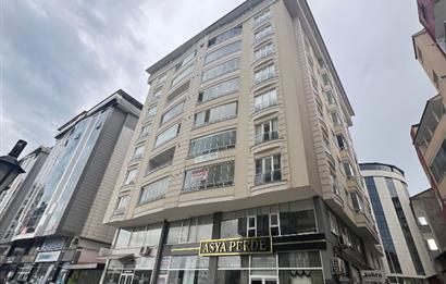 Kaşüstü merkezde ister ofis ister daire tabela değeri yüksek