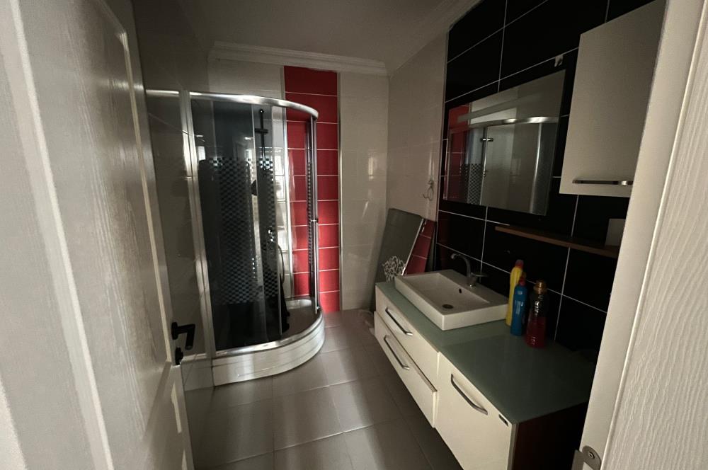 Kaşüstü merkezde ister ofis ister daire tabela değeri yüksek