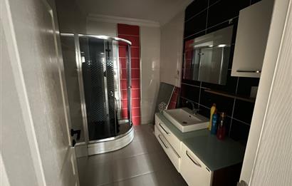 Kaşüstü merkezde ister ofis ister daire tabela değeri yüksek