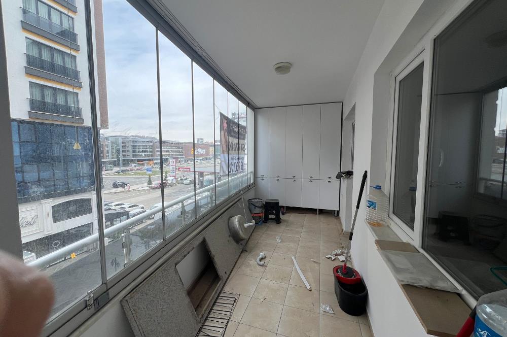 Kaşüstü merkezde ister ofis ister daire tabela değeri yüksek