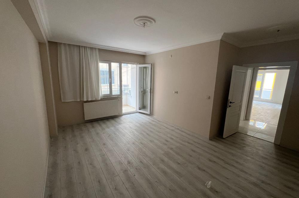 Kaşüstü merkezde ister ofis ister daire tabela değeri yüksek