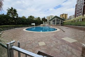 ÇAM KOZA COURT SİTESİ GENİŞ BALKONLU 1+1 KİRALIK DAİRE