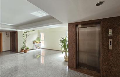 ÇAM KOZA COURT SİTESİ GENİŞ BALKONLU 1+1 KİRALIK DAİRE