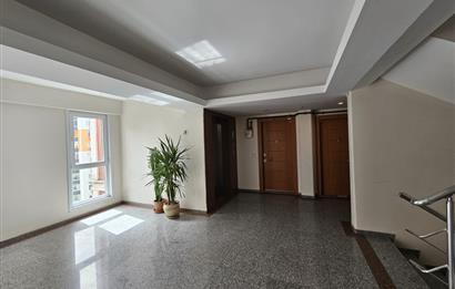 ÇAM KOZA COURT SİTESİ GENİŞ BALKONLU 1+1 KİRALIK DAİRE