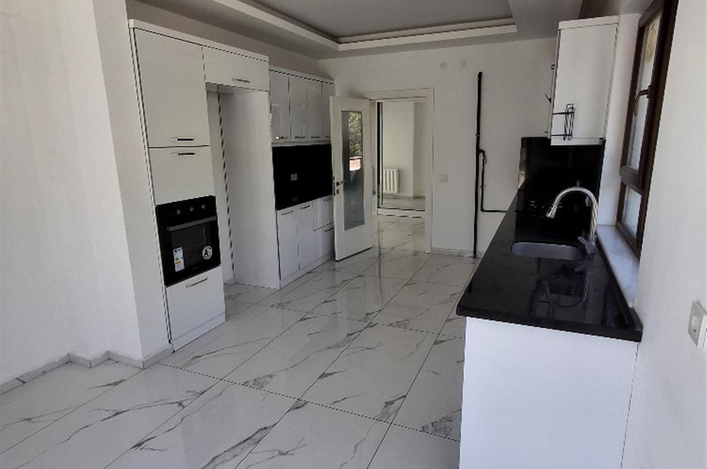 ALACAATLIDA 5+1 NET 360m2 VİLLA