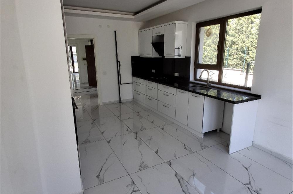 ALACAATLIDA 5+1 NET 360m2 VİLLA