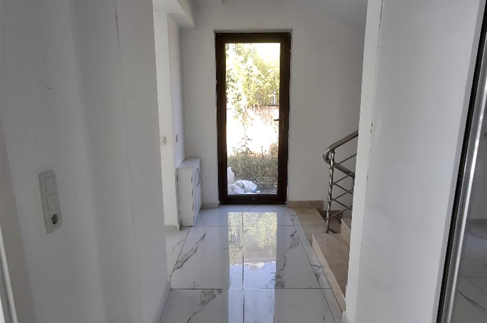 ALACAATLIDA 5+1 NET 360m2 VİLLA