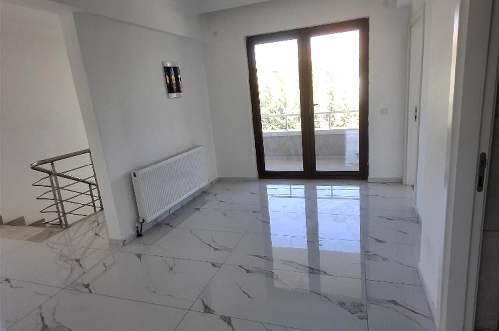 ALACAATLIDA 5+1 NET 360m2 VİLLA
