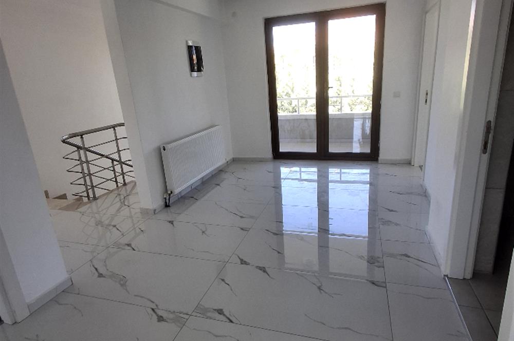ALACAATLIDA 5+1 NET 360m2 VİLLA