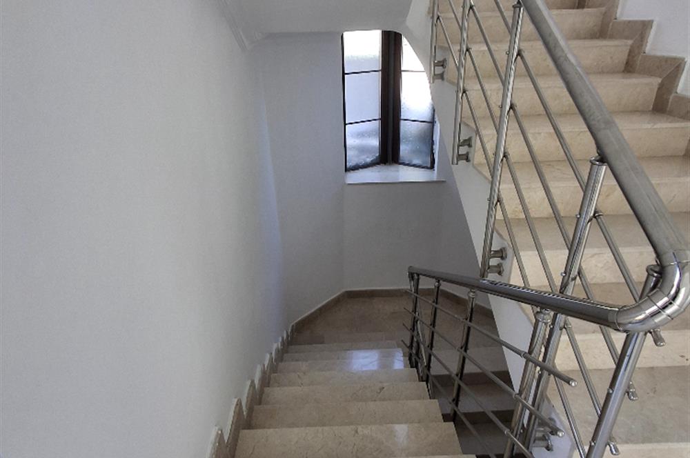 ALACAATLIDA 5+1 NET 360m2 VİLLA