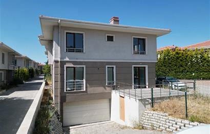 ALACAATLIDA 5+1 NET 360m2 VİLLA