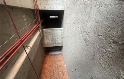 Beledıye meydanı satılık ıs yerı 245m2