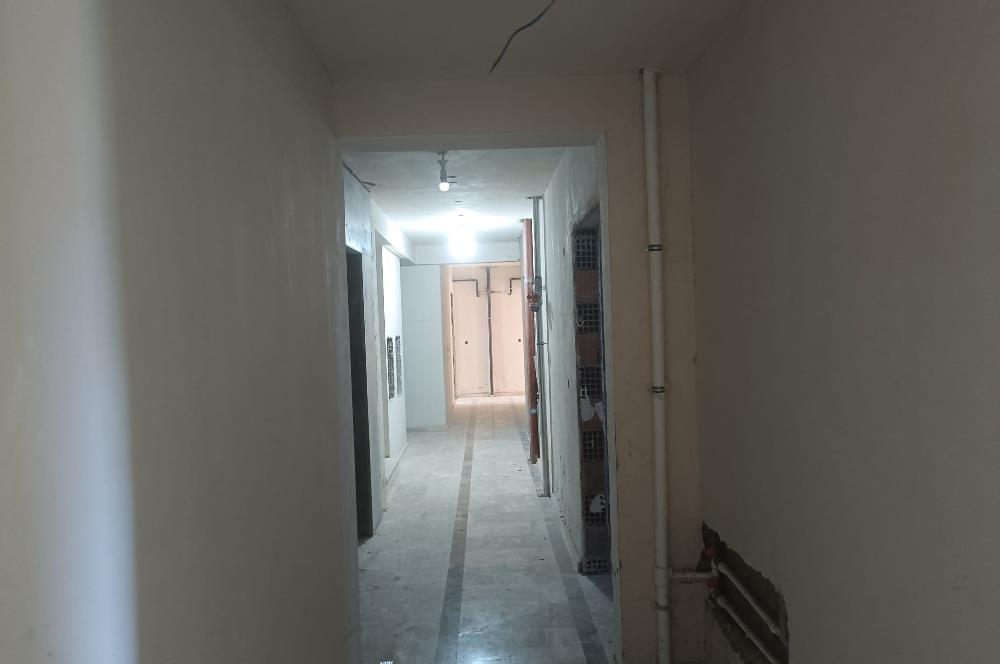 SULTANBEYLİ MERKEZDE METRO DURAGINA YAKIN SATILIK DAİRE