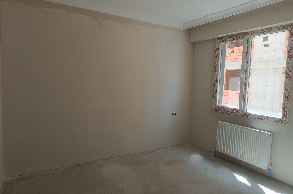SULTANBEYLİ MERKEZDE METRO DURAGINA YAKIN SATILIK DAİRE