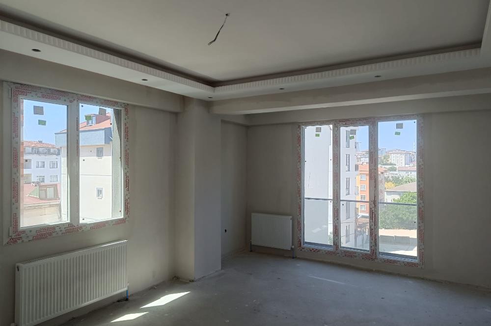 SULTANBEYLİ MERKEZDE METRO DURAGINA YAKIN SATILIK DAİRE