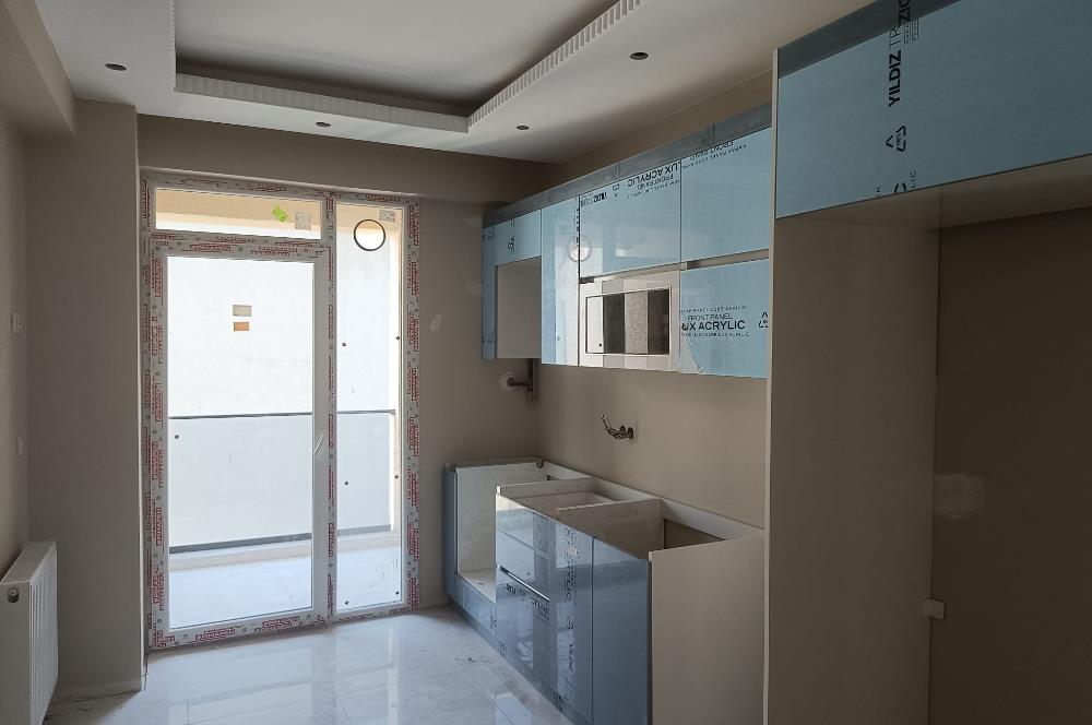 SULTANBEYLİ MERKEZDE METRO DURAGINA YAKIN SATILIK DAİRE