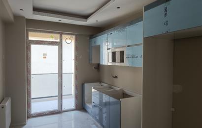 SULTANBEYLİ MERKEZDE METRO DURAGINA YAKIN SATILIK DAİRE