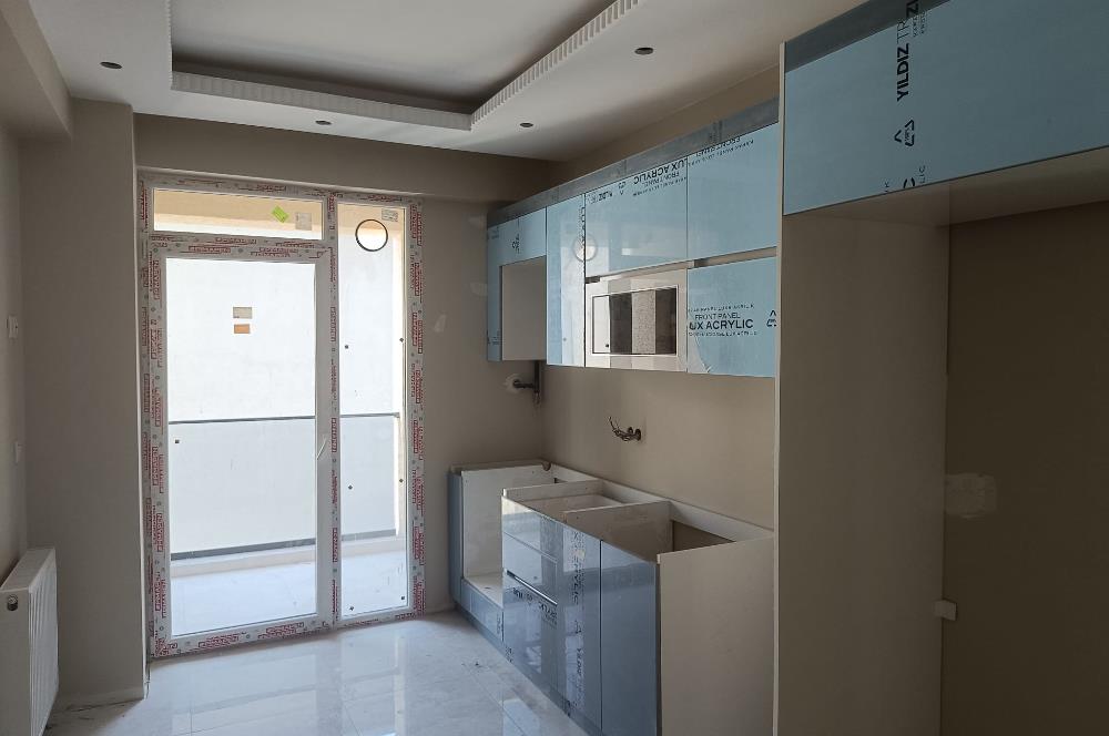 SULTANBEYLİ MERKEZDE METRO DURAGINA YAKIN SATILIK DAİRE