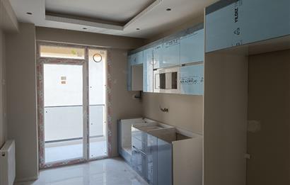 SULTANBEYLİ MERKEZDE METRO DURAGINA YAKIN SATILIK DAİRE