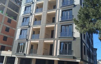 SULTANBEYLİ MERKEZDE METRO DURAGINA YAKIN SATILIK DAİRE