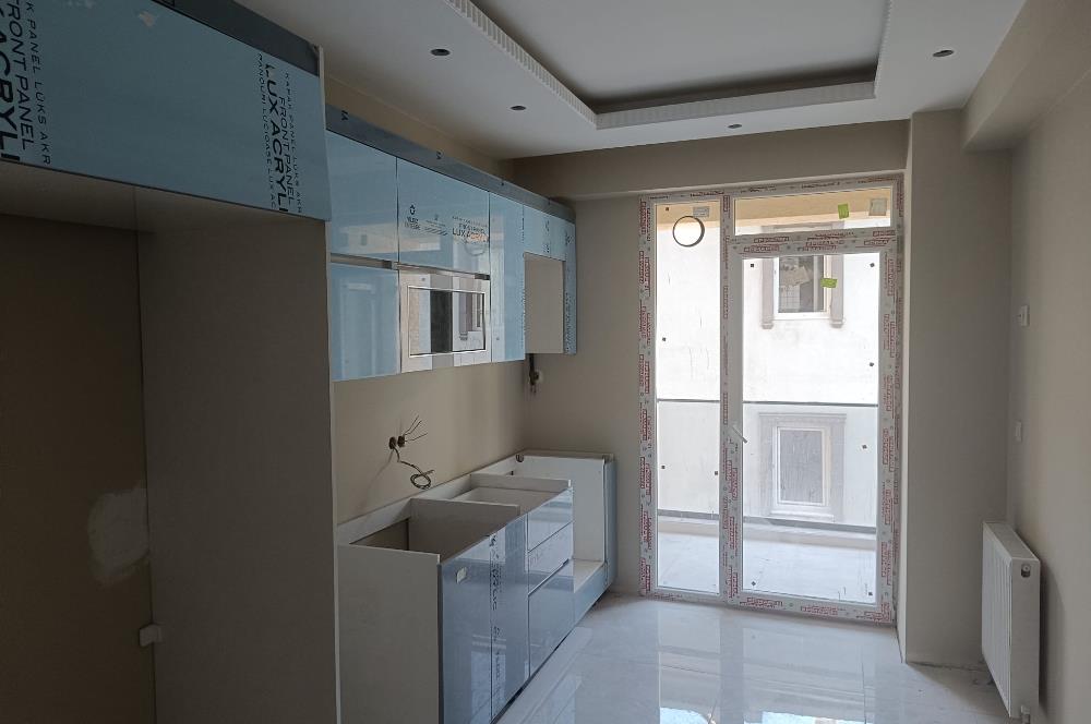 SULTANBEYLİ MERKEZDE METRO DURAGINA YAKIN SATILIK DAİRE