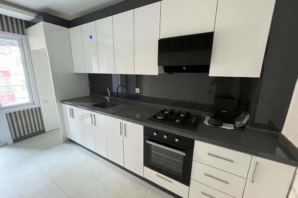 SÜVARİDE SIFIR BİNA KAT DA GENİŞ 3+1 DAİRE