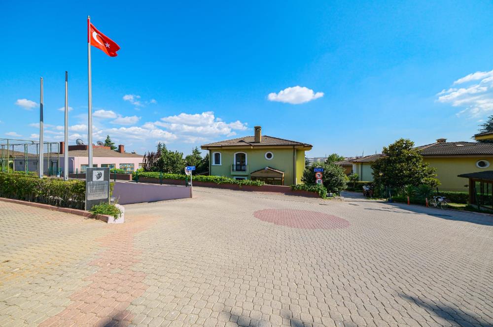 KURTKÖY PARK EVLERİ KİRALIK 5+2 VİLLA