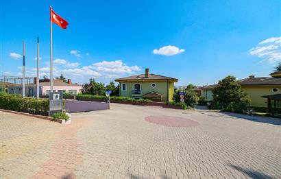 KURTKÖY PARK EVLERİ KİRALIK 5+2 VİLLA