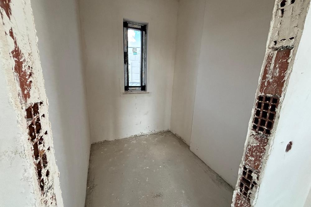 DOĞAYLA İÇ İÇE ŞEHİRDEN UZAK GÖLBAŞI KARŞIYAKA'DA 6+1 VİLLA