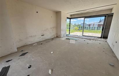 DOĞAYLA İÇ İÇE ŞEHİRDEN UZAK GÖLBAŞI KARŞIYAKA'DA 6+1 VİLLA